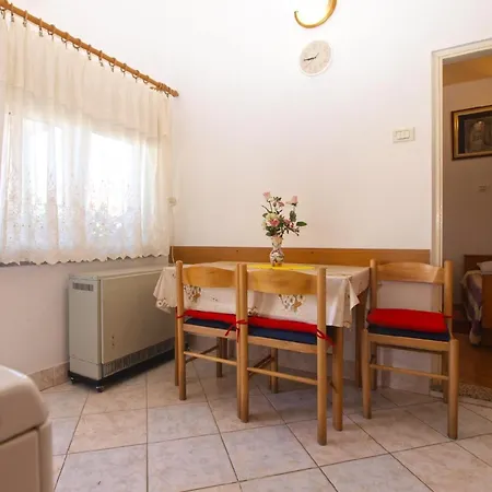 Ferienwohnung Fuer 3 Personen Ca 30 Qm In Pula, Istrien Istrische Riviera Apartment