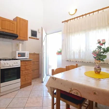 Apartment Ferienwohnung Fuer 3 Personen Ca 30 Qm In Pula, Istrien Istrische Riviera Pula