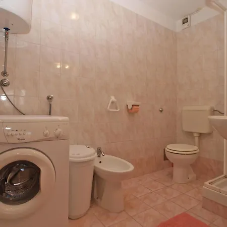 Apartment Ferienwohnung Fuer 3 Personen Ca 30 Qm In Pula, Istrien Istrische Riviera *