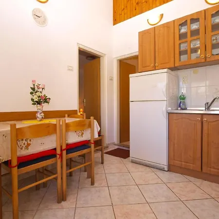 Ferienwohnung Fuer 3 Personen Ca 30 Qm In Pula, Istrien Istrische Riviera Apartment