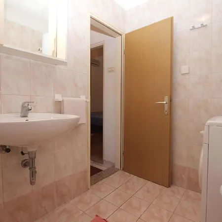 Apartment Ferienwohnung Fuer 3 Personen Ca 30 Qm In Pula, Istrien Istrische Riviera *