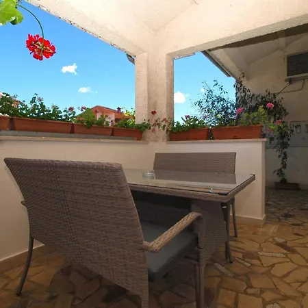 Apartment Ferienwohnung Fuer 3 Personen Ca 30 Qm In Pula, Istrien Istrische Riviera *